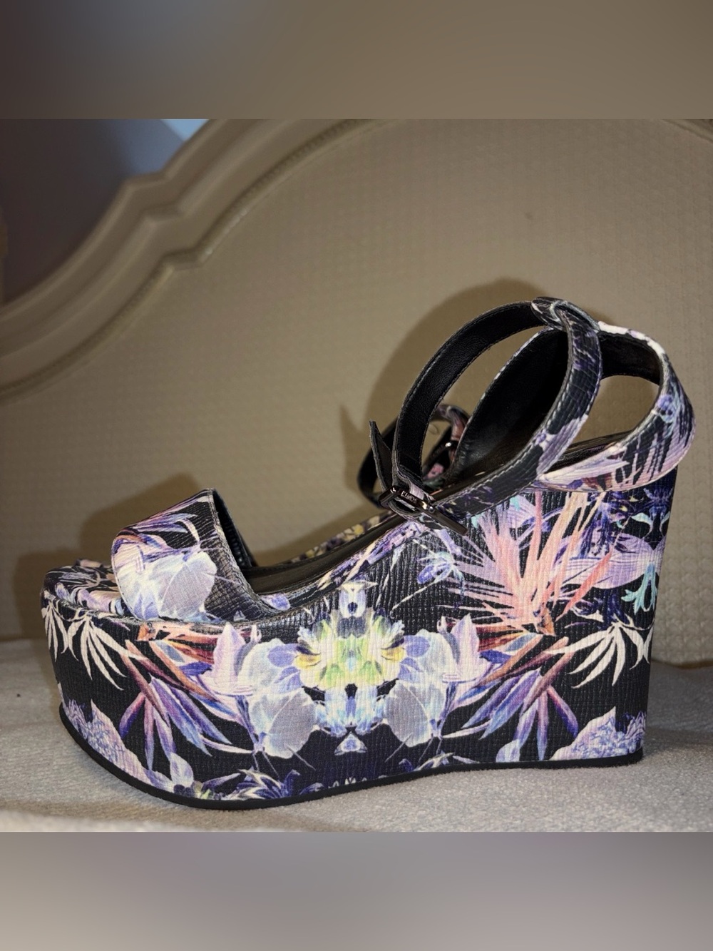 SCHUTZ Floral Print Black Platform Wedge Heels Flatform